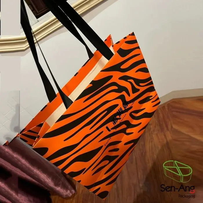 Custom Design Clothing Shoes Gift Paper Bag with Handle - Image 5